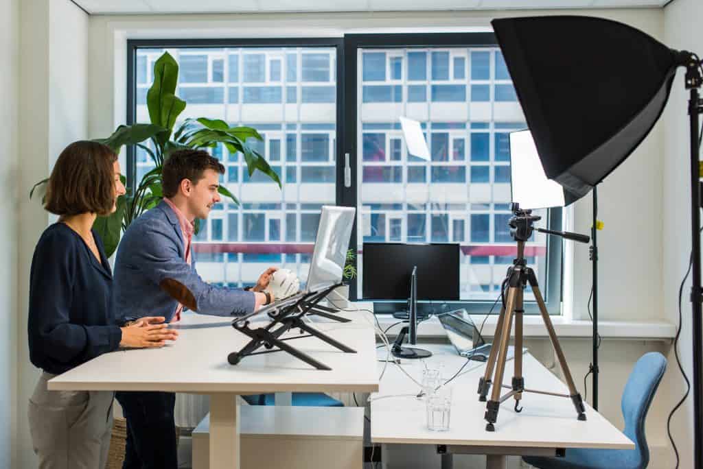Maarten en Vanessa geven een webinar